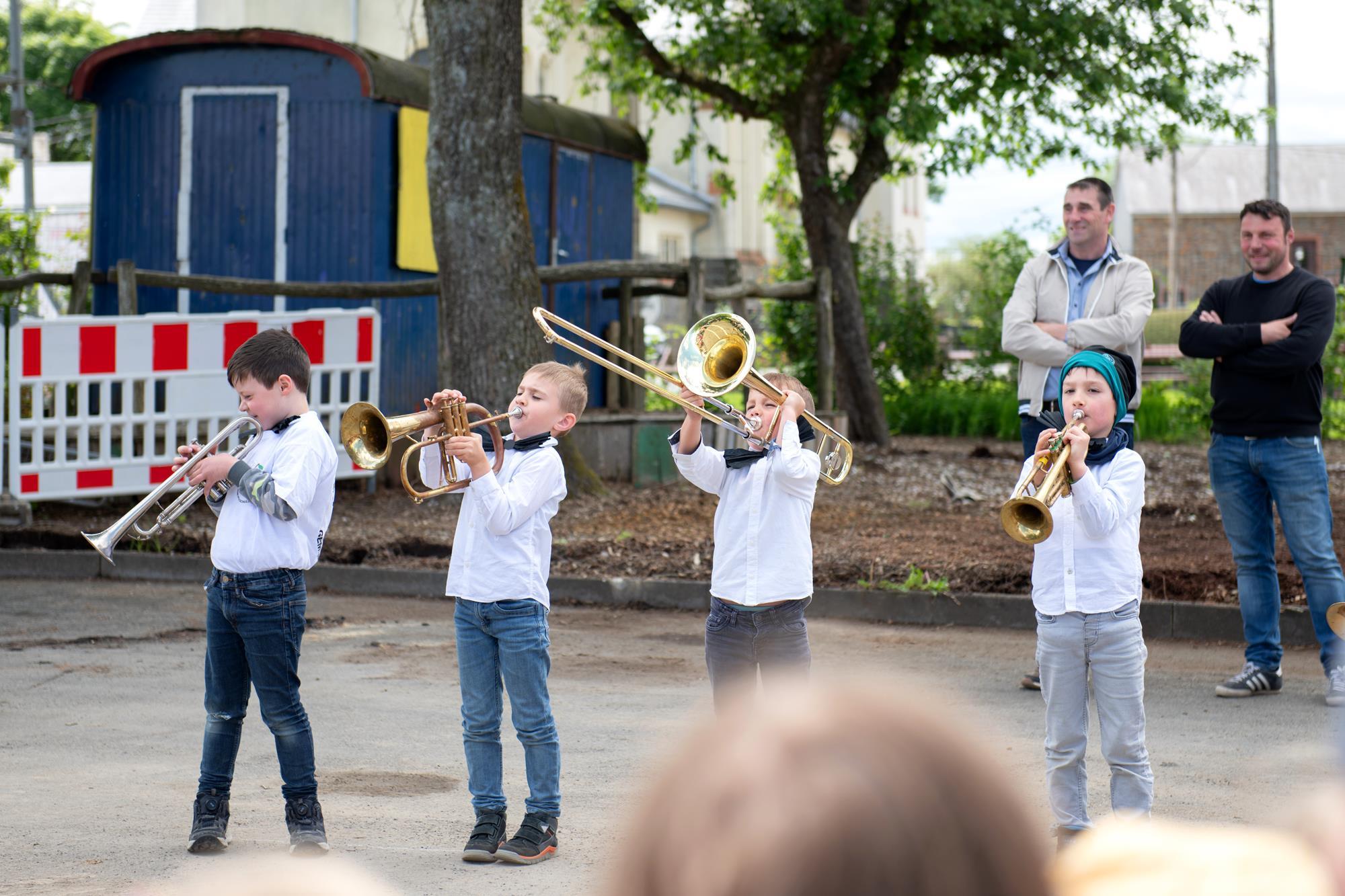 Kindergarten und Grundschule in Emmels